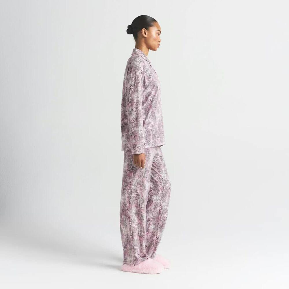SKIMS LONG SLEEVE BUTTON UP SET (NWT) - Size M - Bloom Mini Multi Animal - Picture 4 of 9